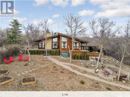 Saskatchewan House | My Lovely Lakeview Cottage Saskatchewan Beach 3 Bed - 2 Bath Cabin