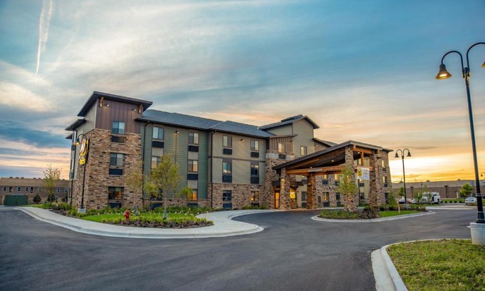 North Aurora Hotel | My Place Hotel-Chicago West/North Aurora, IL