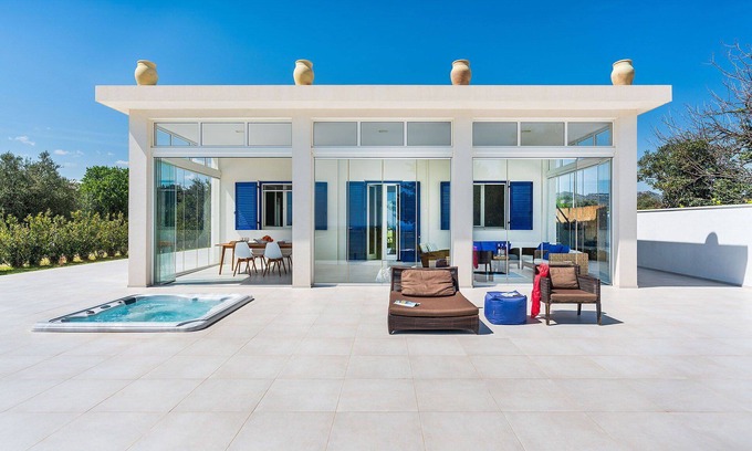 Gallina Villa | My Rental Homes - Villa Betty few steps away from a lovely bay easily reached on foot