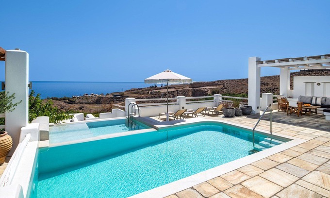 Kamari Villa | My Rental Homes - Villa Tramountana with pool and large outdoor spaces with BBQ