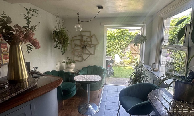 Herne Hill House | My Sky London House Near Attractions