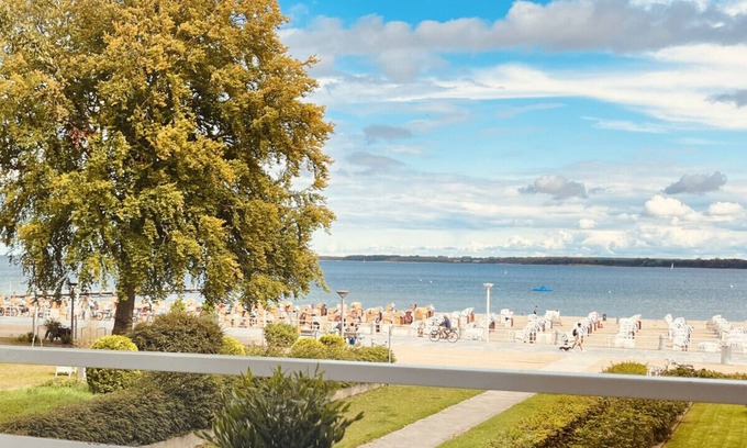 Reppenhagen Apartment | My small beach suite with sea view and balcony