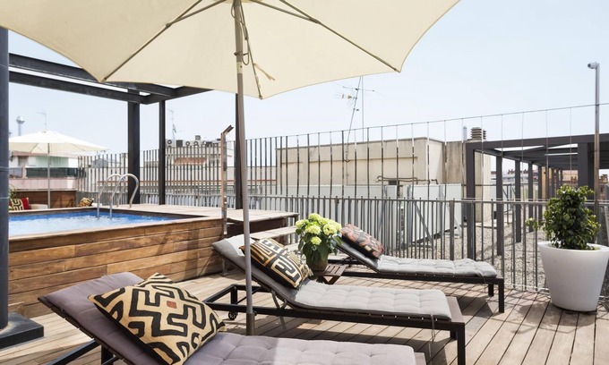 el Fort Pienc Apartment | My Space Barcelona 6 Apart. with pool near the Cathedral up to 48 pax.