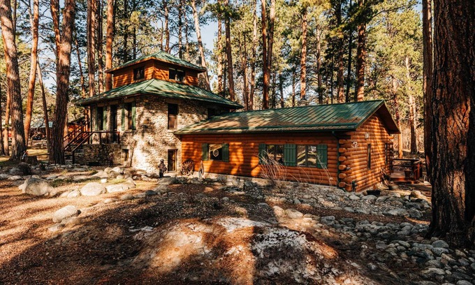 Saddlestring House | My Story | King Bed - Peaceful Cabin Retreat in Story, WY