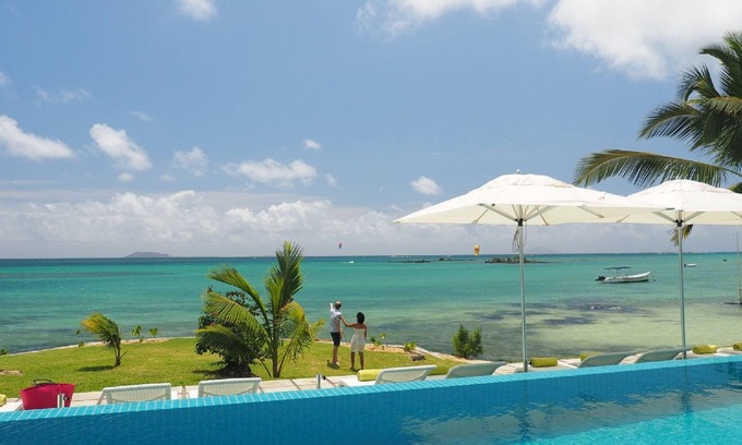 Cap Malheureux Hotel | Myra Seafront Suites with Lov