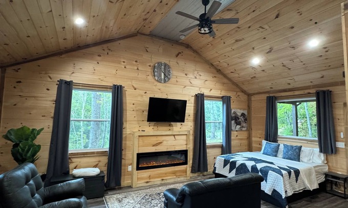 Dandridge Cabin | Mystic Woods!n