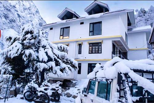 Lachung Hotel | Mystique Valley by Trekocity