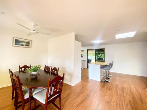 Traviston House | Myway - Burrum Heads - Close to Beach and Boat Ramp - 3BR