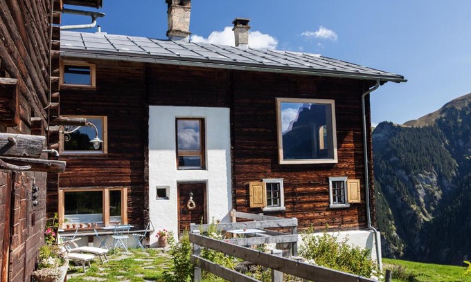 Safien Bed & Breakfast | Nühus - Bed & Breakfast & more