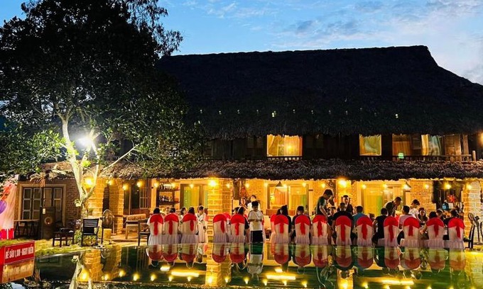 Luong Son Ski Chalet | Nả Yên Retreat Lương Sơn Hòa Bình - Nhà sàn to