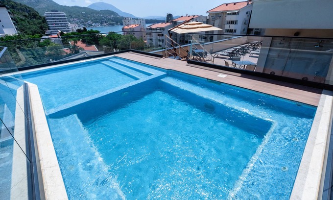 Sutomore Hotel | N Hotel