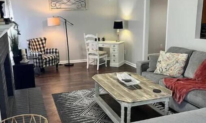 Powell House | N. Knoxville Long Term Quiet Corp Rental