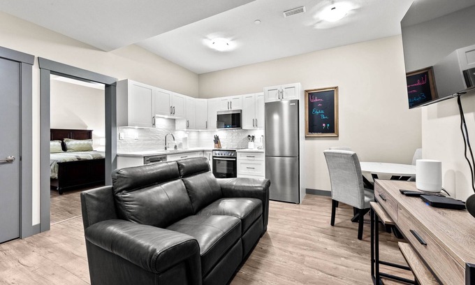 Kamloops House | "Luxury Redefined: Modern Suite with Hillside Serenity and Central location."