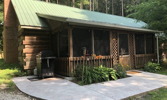 New Rumley Cabin | n Rustic Cabin Retreat on 120 Acres with Private Lake, Wildlife, and Fireplace.