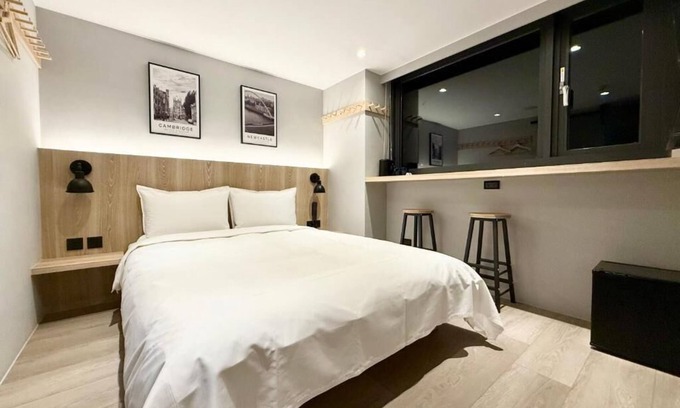 University District House | N2 Hotel