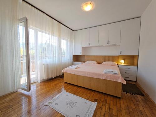 Perucac Apartment | na obali drine