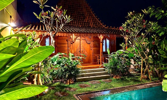 Panjer Villa | Na Uli Villa Renon