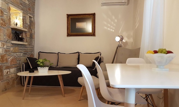 Nafplion City Centre House | Nafplio Cosy Mountain Cottage