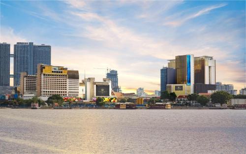 Chamkar Mon Hotel | NagaWorld Hotel & Entertainment Complex