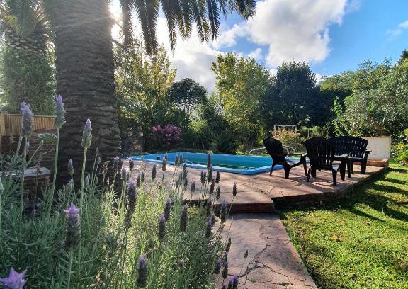 Tristan Suarez House | Nagual B&B - Airport Shuttle