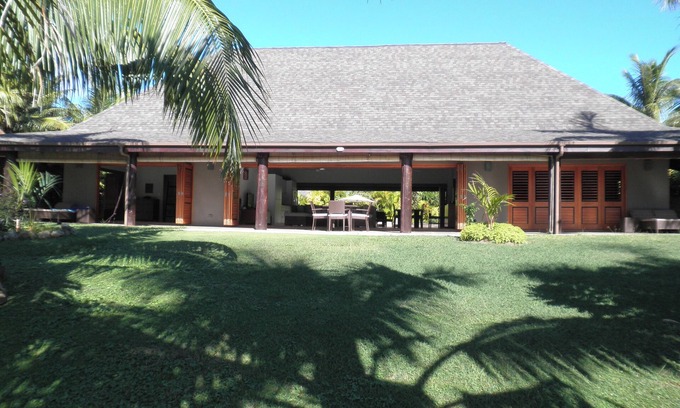 Malolo Lailai Island Villa | Nai Kawakawa 5 Star Beach Front Complex nMusket Cove Malolo Lailai Island, Fiji