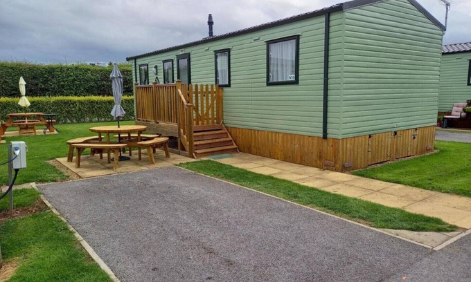 Knaresborough Cabin | Nala Lodge