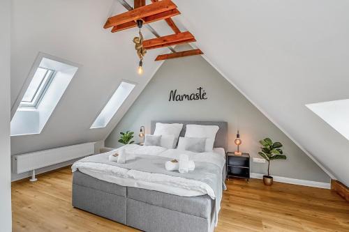 Bad Windsheim Apartment | NAMASTÉ Homes - Ferienwohnung mit Dachterrasse