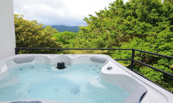 La Lindora House | Nambi Monteverde