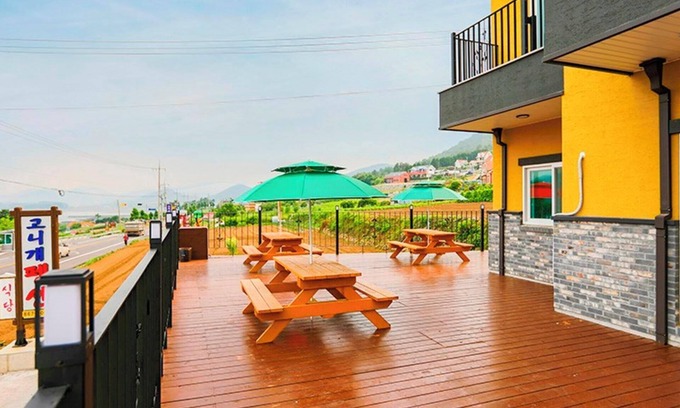 Tanghang-ri House | Namhae Gonige Pension