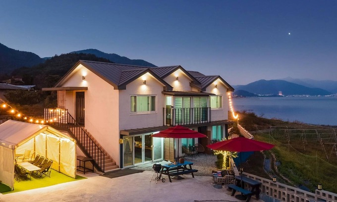 Tanghang-ri House | Namhae Yujane Pension