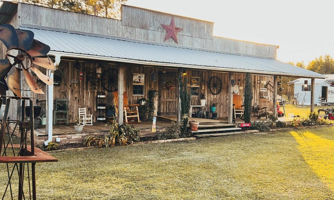 Norristown Cabin | Nana + Papa's Place: Rustic Pondside Cabin