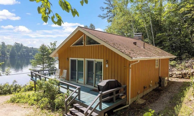 Sanbornville House | Nanas Nest - Lakefront Studio on Lovell Lake