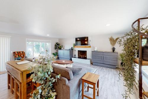 Eugene House | Nancy's Retreat