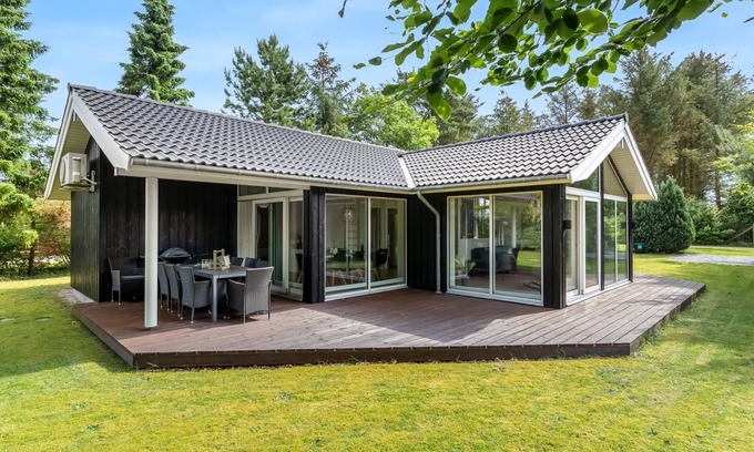 Haslevgarde House | "Nanni" - from the sea by Interhome
