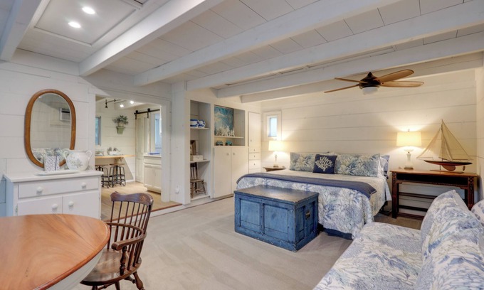Fernandina Beach Apartment | 'Nantucket Cottage' w/Fishing Dock + Sunsets