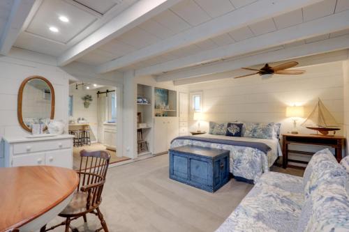 Fernandina Beach Apartment | Nantucket Cottage with Fishing Dock and Sunsets