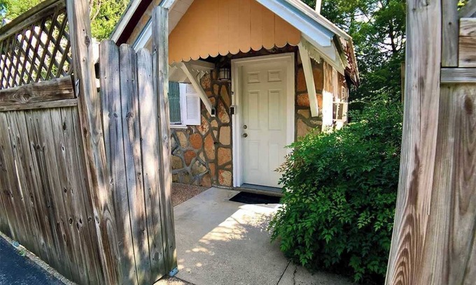 Eureka Springs Cottage | Napa Rock Cottage/#7 Oak Crest