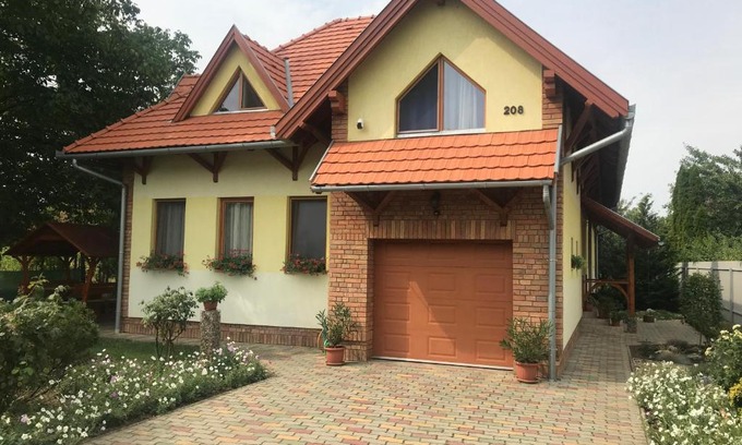 Gyoparosfuerdo Apartment | Napfény apartman
