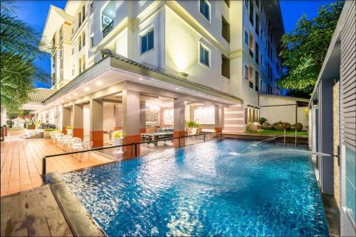 Bang Sao Thong Hotel | Napheera Royal Tel