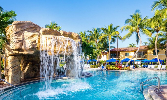 Royal Harbor Hotel | Naples Bay Resort & Marina