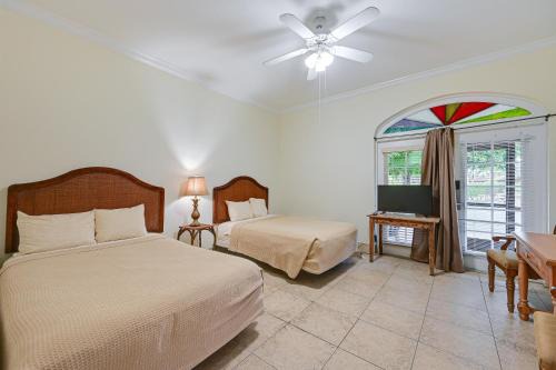 Naples Apartment | Naples Getaway with Fire Pit and Grill!