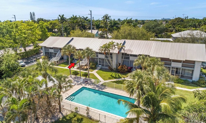 Redevelopment Area Condo | Naples Paradise Pool/1Mile to beach/DT/Shopping/0,5mile Pickleball court