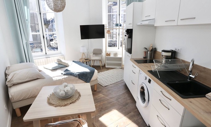 Pontivy Apartment | Napoléon Gare 1 ★ STUDIO ★ Lumineux★ ByLocly