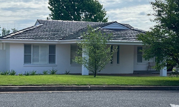 Narrandera House | Narrandera Retreat