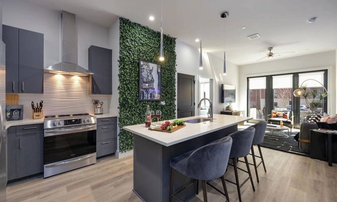West End House | Nash Landing by AvantStay | Heart of Midtown + Nashville | Patio