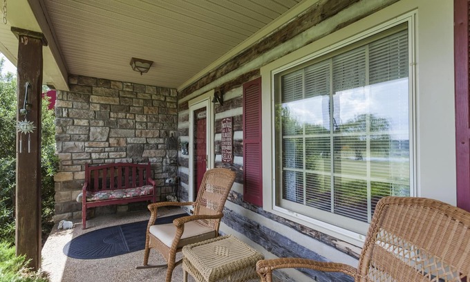 Mount Juliet Cabin | Nashville Cabin - 1 Bed Adult Property (WiFi, W/D, Jacuzzi, No Cleaning Fee)