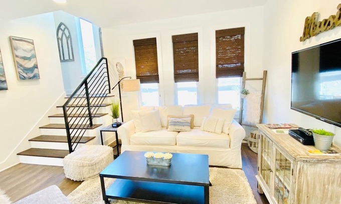 Katie Hill Neighborhood Condo | Nashville Fav! Private Garage & Close to Broadway