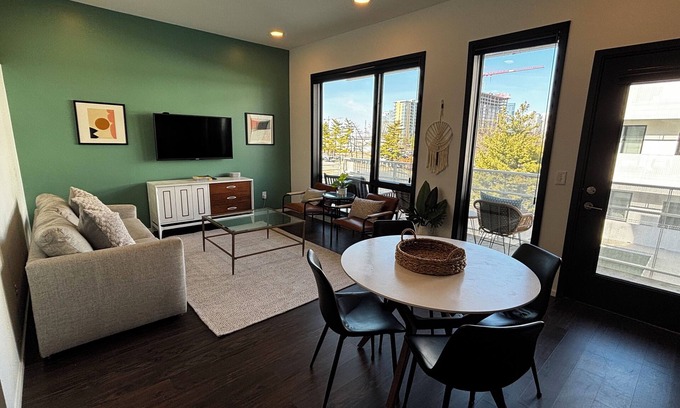 Eighth Avenue Condo | Nashville Getaway in the Gulchn