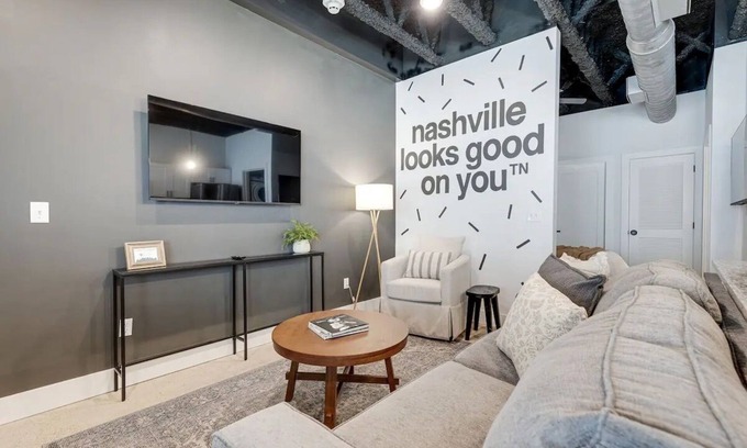 Nashville Condo | Nashville Looks Good On You
