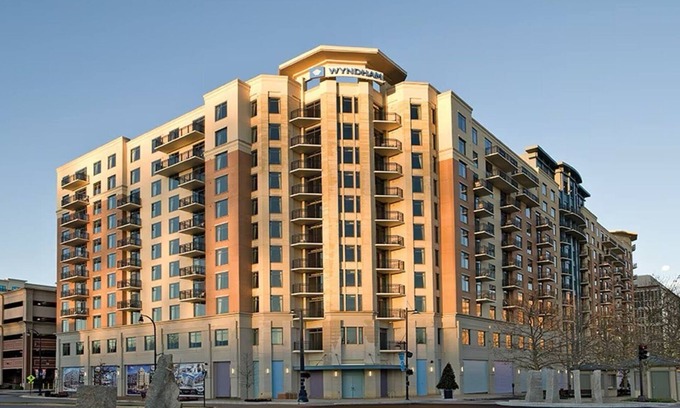 National Harbor Resort | Nat'l Harbor MD’s Innovative Waterfront District near Wash DC 1BD/1BA Deluxe Ste